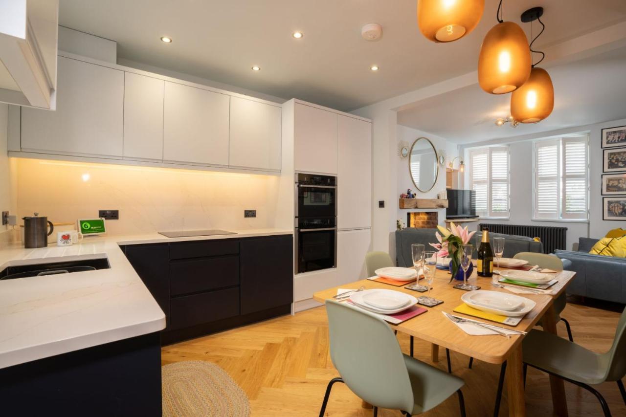 Modern Home In Windermere By Letmestay Extérieur photo